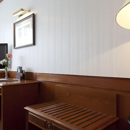 桑特玛尔酒店 4* 桑坦德